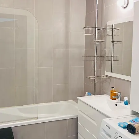 Apartment Peaceful And Cosy Flat With Secured Free Parking And Balcony Romainville