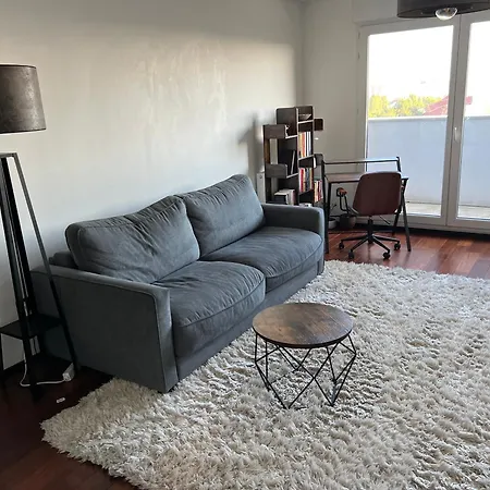 Peaceful And Cosy Flat With Secured Free Parking And Balcony * Romainville