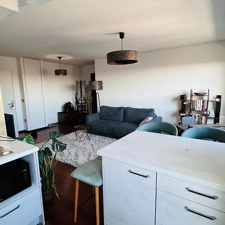 Peaceful And Cosy Flat With Secured Free Parking And Balcony * Romainville